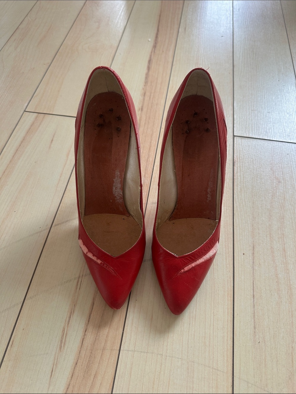 VINTAGE 1980s Pointed-Toe Women’s Pumps / Red  sz 8